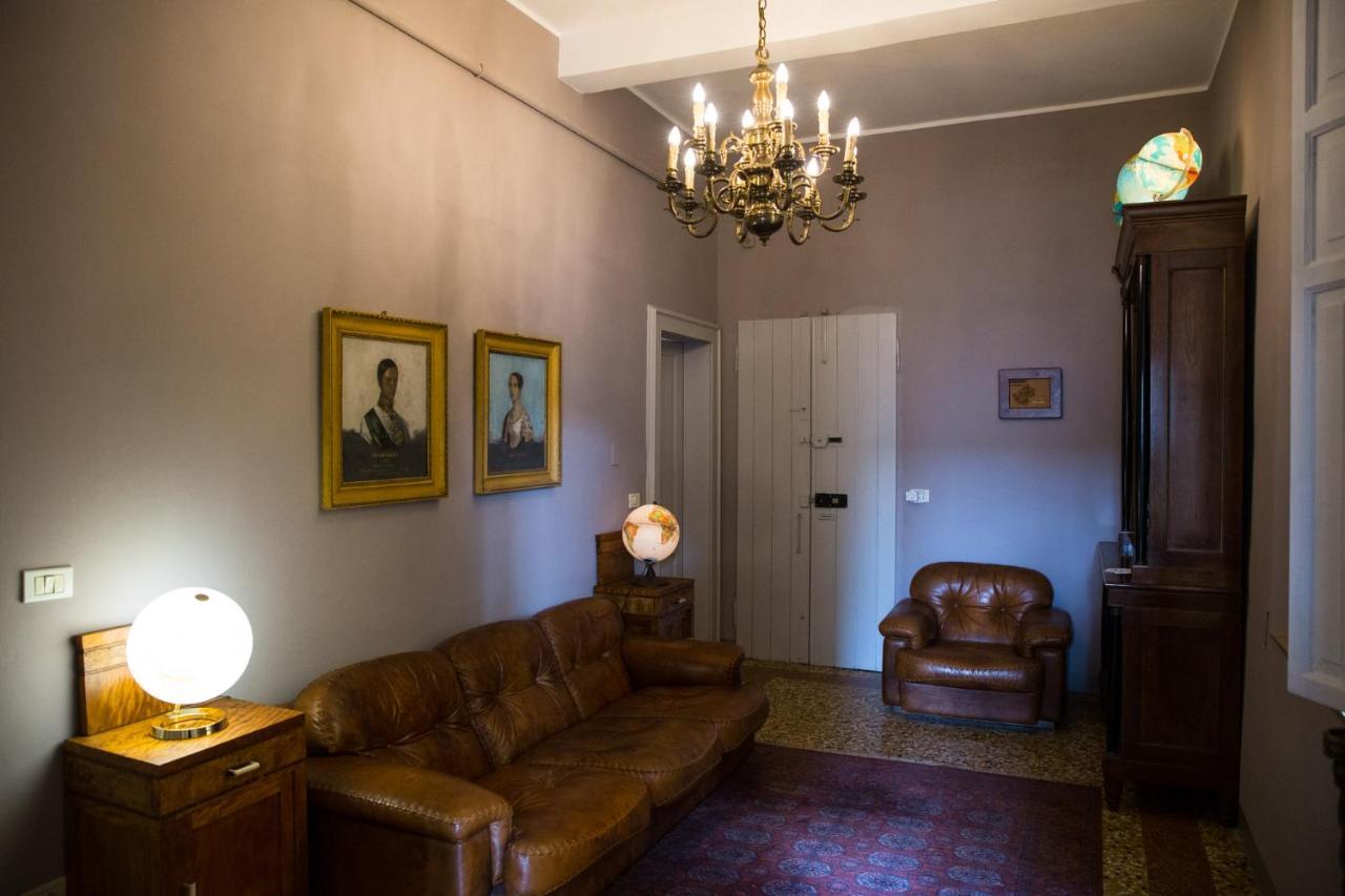 Casa Mappamondo Bed & Breakfast Modena Bagian luar foto